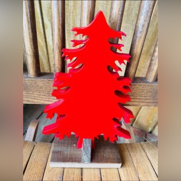 *Red & Black Buffalo Check Wood Tree, Small - Picture 6 of 10
